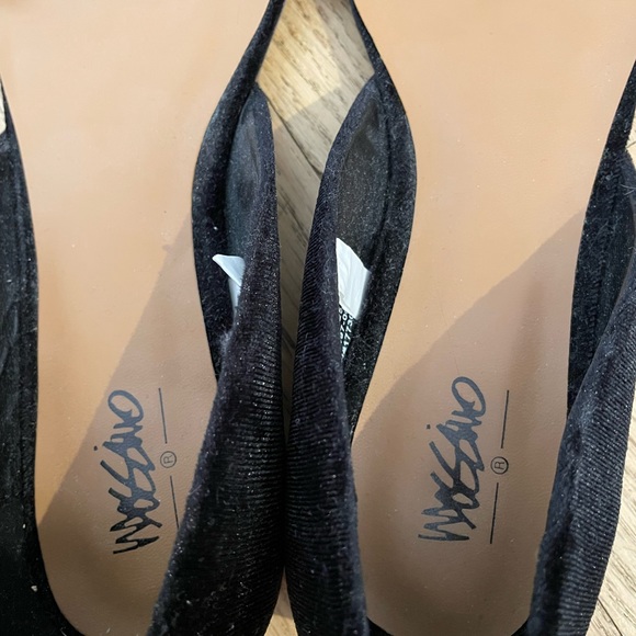 Black flats with embellishments! - Picture 4 of 7